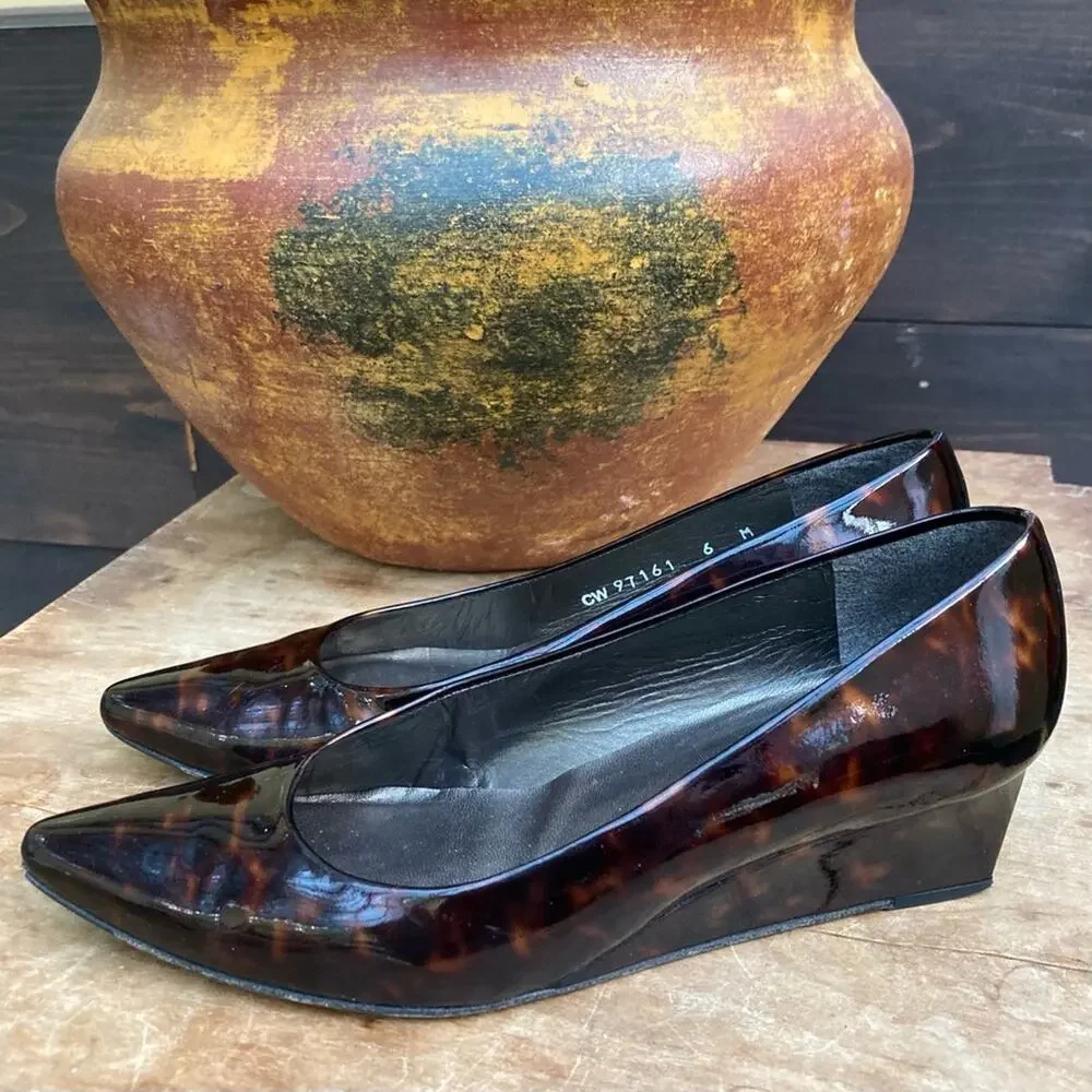 Stuart Weitzman wedges size 6 low heal tortoise‎ patent leather